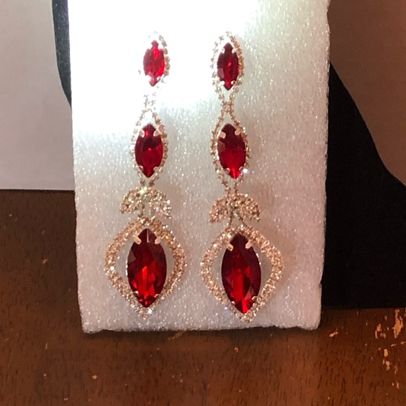 NWT Red Austrian Crystal Earrings in Silvertone - Picture 7 of 8